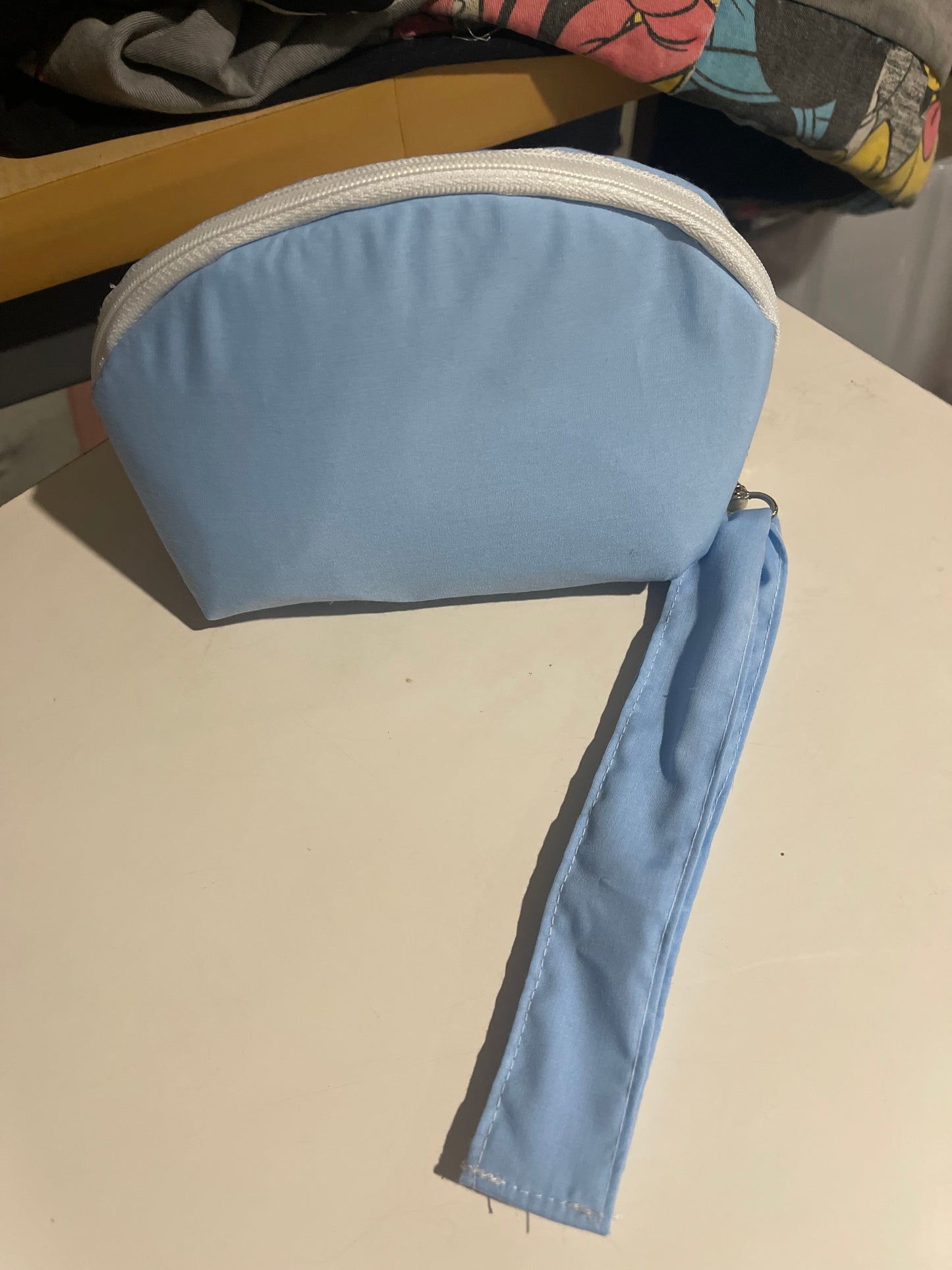 Clam shell bag